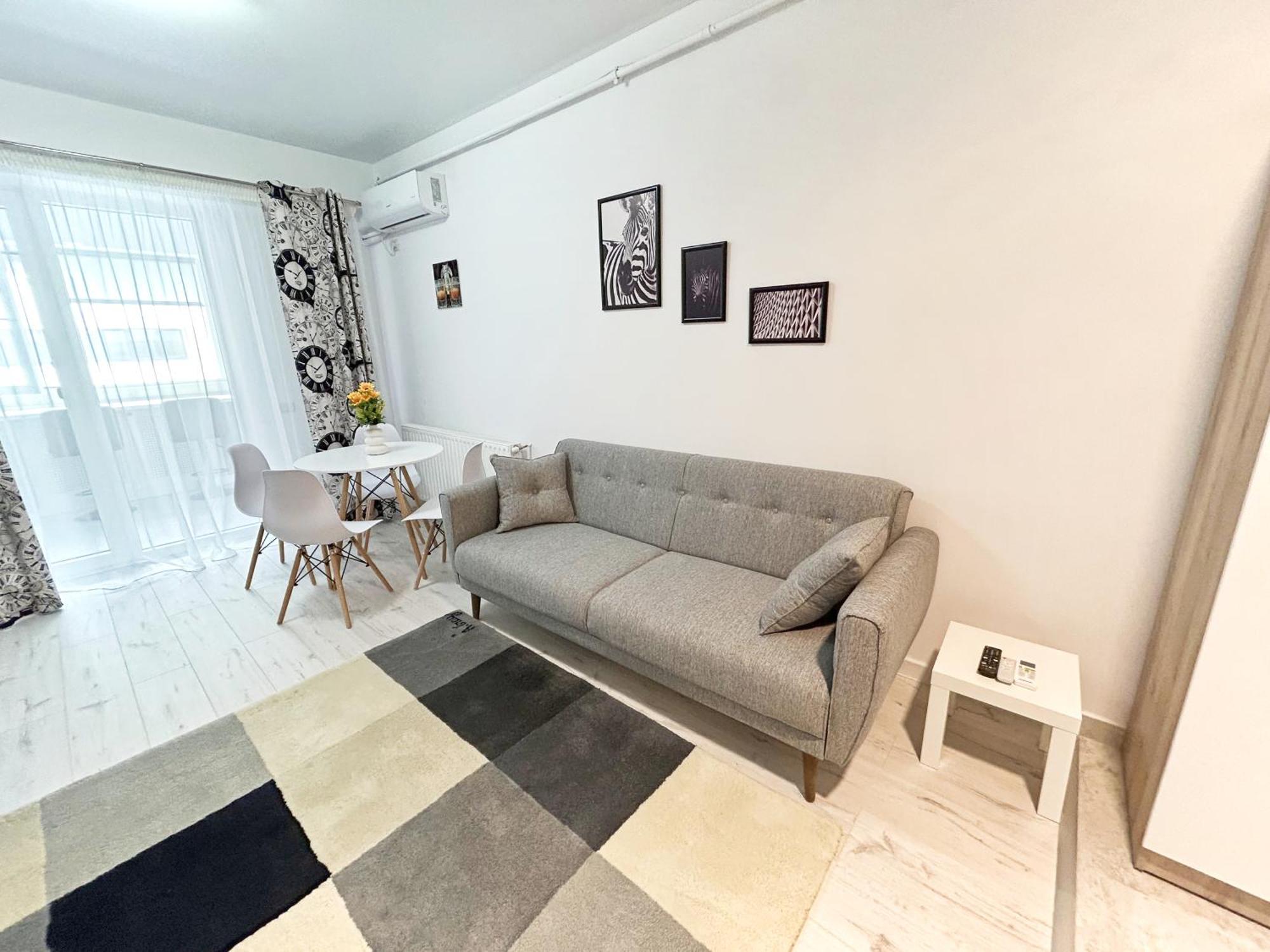 X Oasis Central Studio * Bucureşti